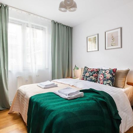 Elektoralna 12A - Colorful Apartment With Balcony By Noclegi Renters ワルシャワ エクステリア 写真
