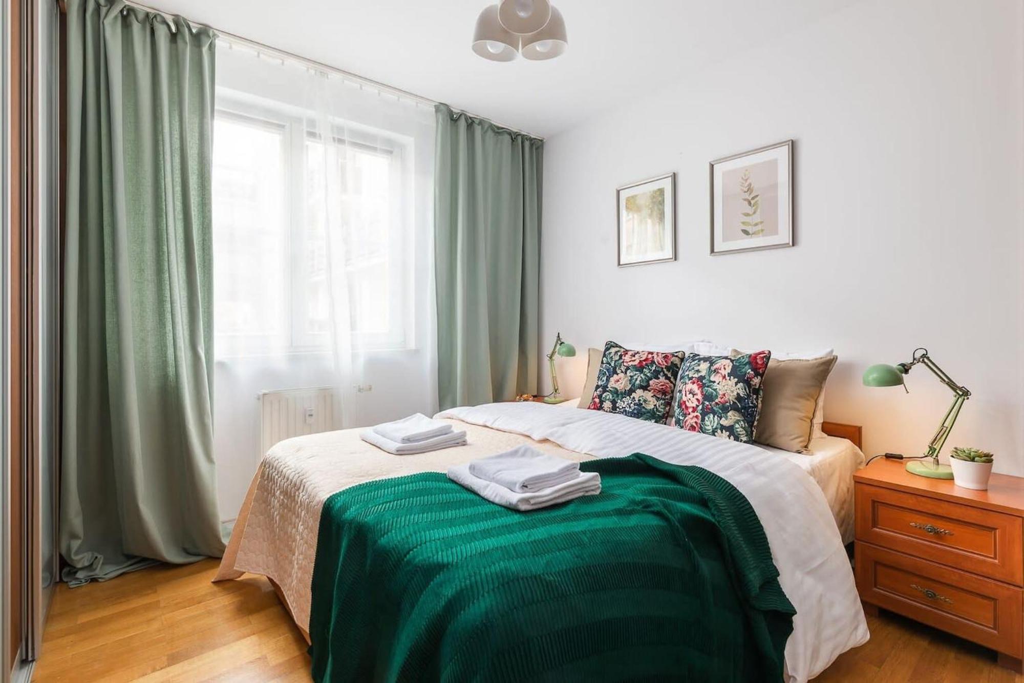 Elektoralna 12A - Colorful Apartment With Balcony By Noclegi Renters ワルシャワ エクステリア 写真
